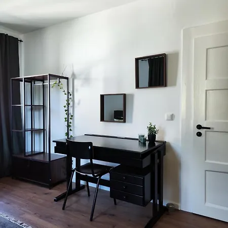 Elias Modern Lifestyle