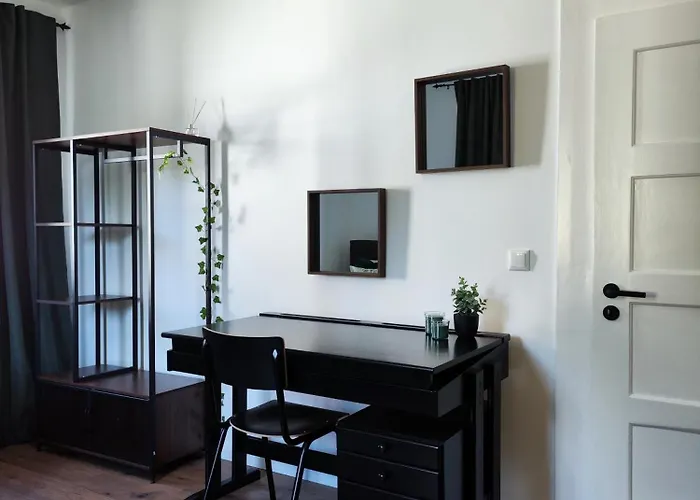 Elias Modern Lifestyle